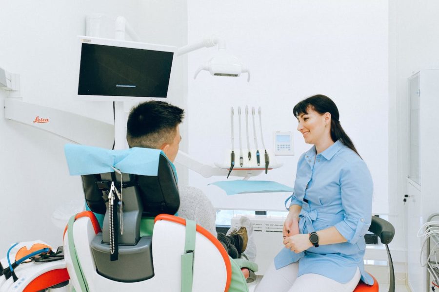 Dentistas-consulta-e1597136267752 Why Reputation of a Dental Clinic Is a Must