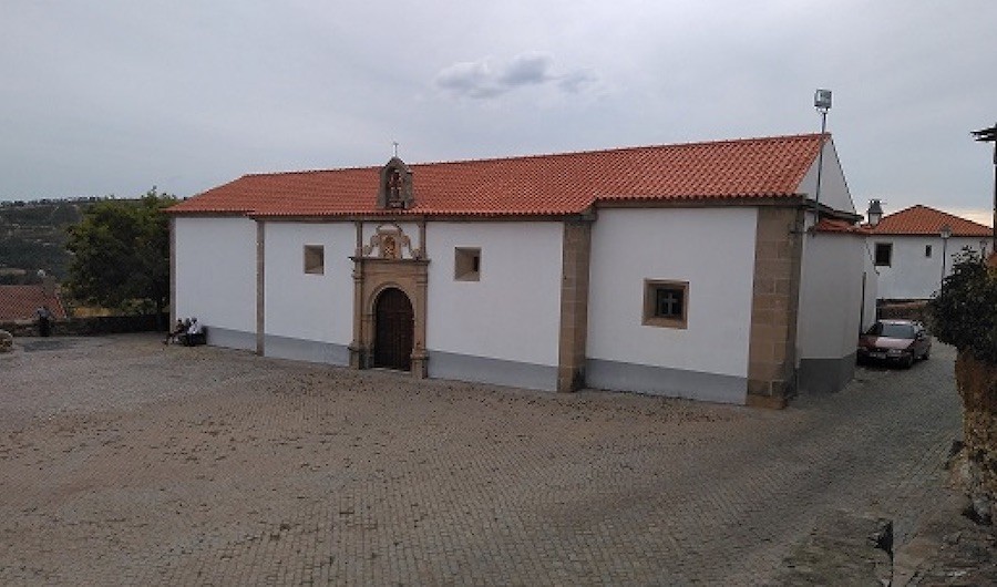 Iglesia-Casa-de-la-Misericordia-Mogadouro Mogadouro, tradición y religiosidad popular en Tras-os-montes, Portugal