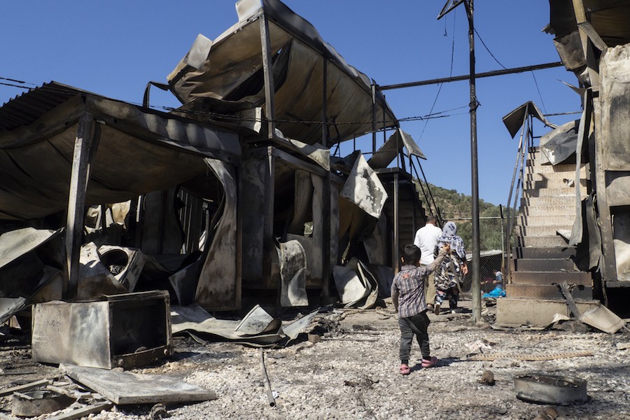 MSF-Moria-incendio-9SEP2020 Un incendio destruye en Grecia el campamento de refugiados de Moira, en Lesbos 