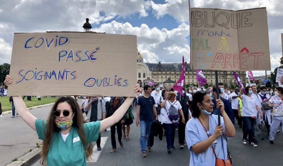 Manifestación-por-sanidad-pública-Francia-e1603564424214 Francia: ¿Crisis sanitaria o crisis del neoliberalismo y de su mundialización?