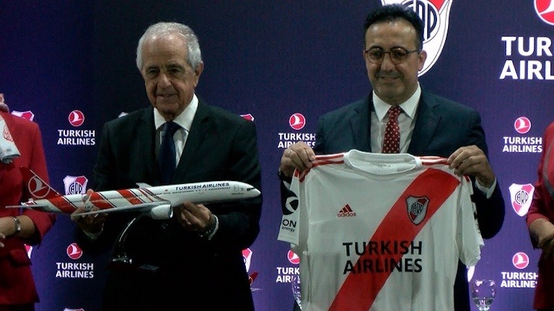 camiseta-del-River-Plate-patrocinada-por-Turkish-Airlines-en-2019 Fútbol y guerra entre Armenia y Azerbaiyán