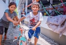 Niños venezolanos juegan en un albergue en Manaus, Brasil, uno de los países que ha acogido a cientos de miles de migrantes y refugiados del país vecino, para los que la ONU lanza un programa de asistencia a lo largo de 2021. © Felipe Irnaldo/Acnur