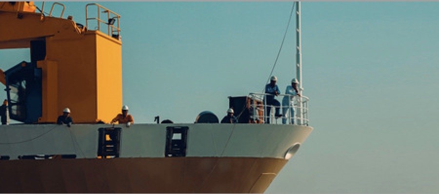 marineros-barcos-de-carga Los galeotes del covid en la flota marítima internacional