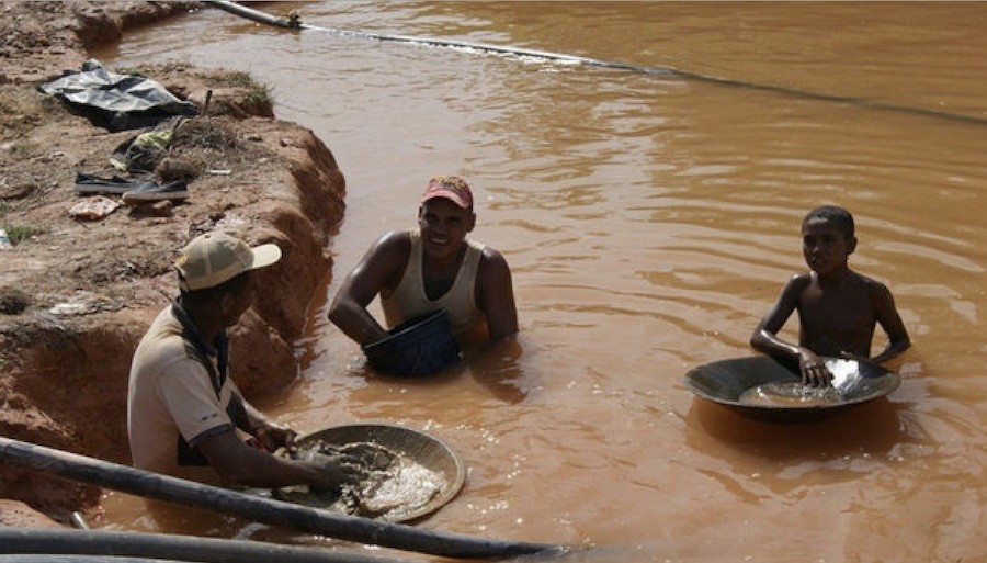 mineria-del-oro-en-venezuela-©-jorge-e-moreno Focos de malaria en Venezuela por la deforestación y minería ilegal