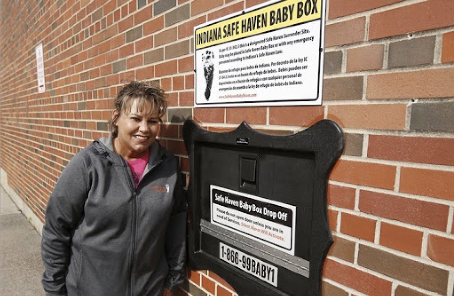 baby-boxes-monica-kelsey-indiana-eeuu Solidaridad