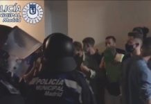 La policía municipal de Madrid interviene para desmantelar fiestas ilegales en pisos turísticos alquilados por jóvenes franceses