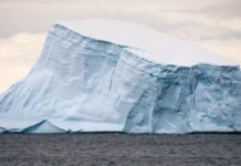 Iceberg A68 © Hubert Neufeld Unplash