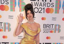 Dua Lipa en los Brit Awards 2021