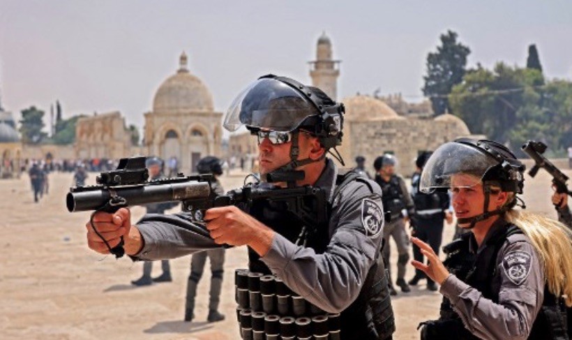 policías-israelíes-en-jerusalén El Centro Ilam-Arab para la Libertad de los Medios documenta agresiones a periodistas palestinos