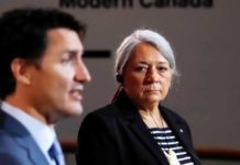 Justin Trudeau con Mary Simon en Canadá