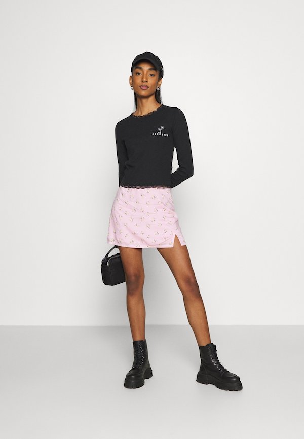 soft-slit-minifalda-hollister Hollister: la marca de moda juvenil concienciada con su entorno