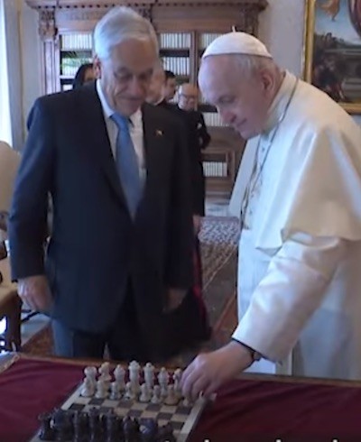 ajedrez-piñera-papa-francisco Ajedrez internacional para el Papa y Kamala Harris