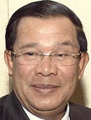 hun_sen_biography El primer ministro camboyano se cuela en las reuniones virtuales de la oposición