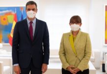 El presidente del Gobierno, Pedro Sánchez, junto a la secretaria general iberoamericana, Rebecca Grynspan, con quien se ha reunido en La Moncloa © Borja Puig de la Bellacasa / Moncloa