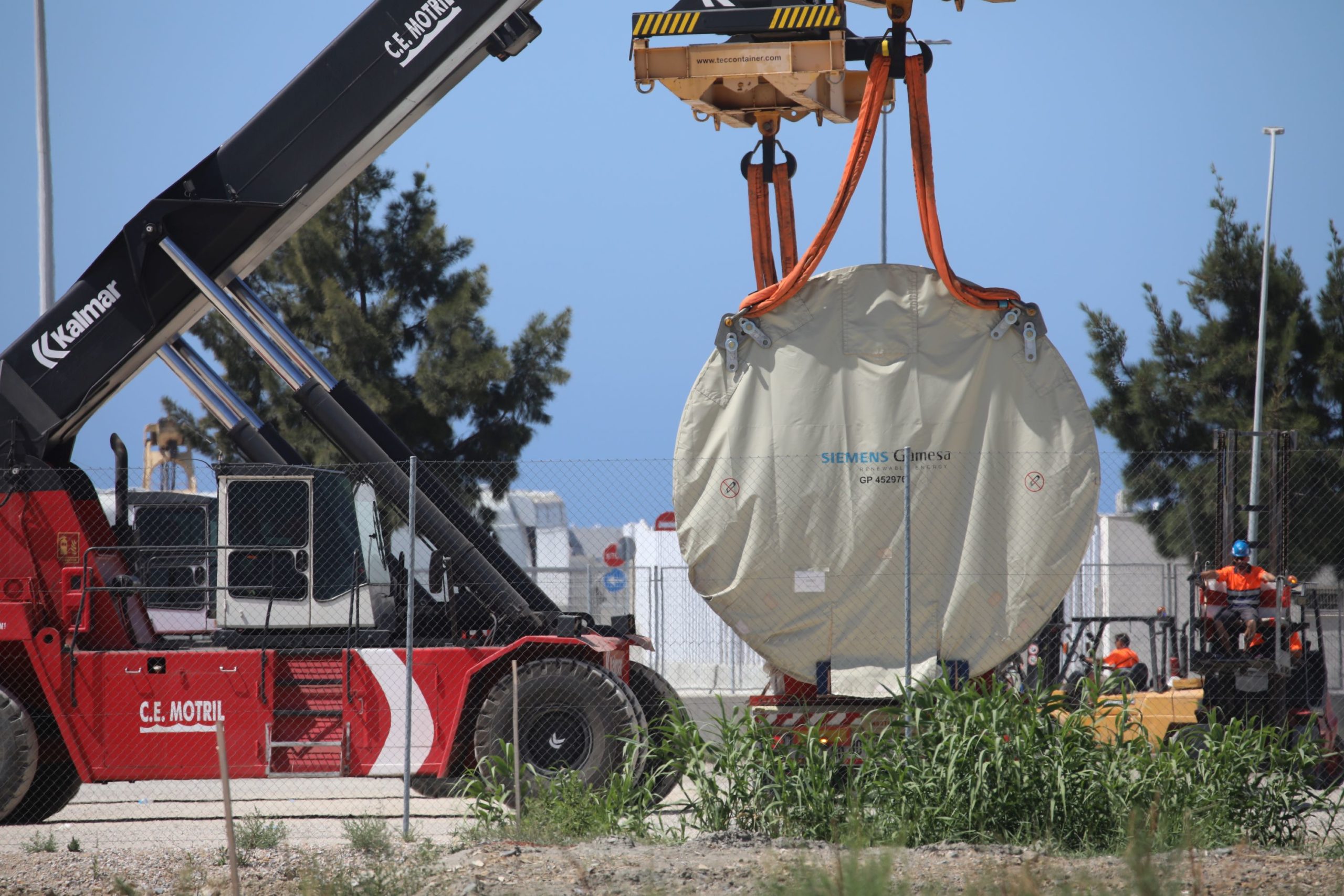 Gamesa.-615ebd3d8ff1e_SiemensGamesa_Motril_3000-scaled Marruecos utiliza la energía verde para ocupar el Sahara