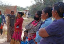 OMS | OPS 2021: Mujeres indígenas en Paraguay esperan recibir la vacuna contra la COVID-19