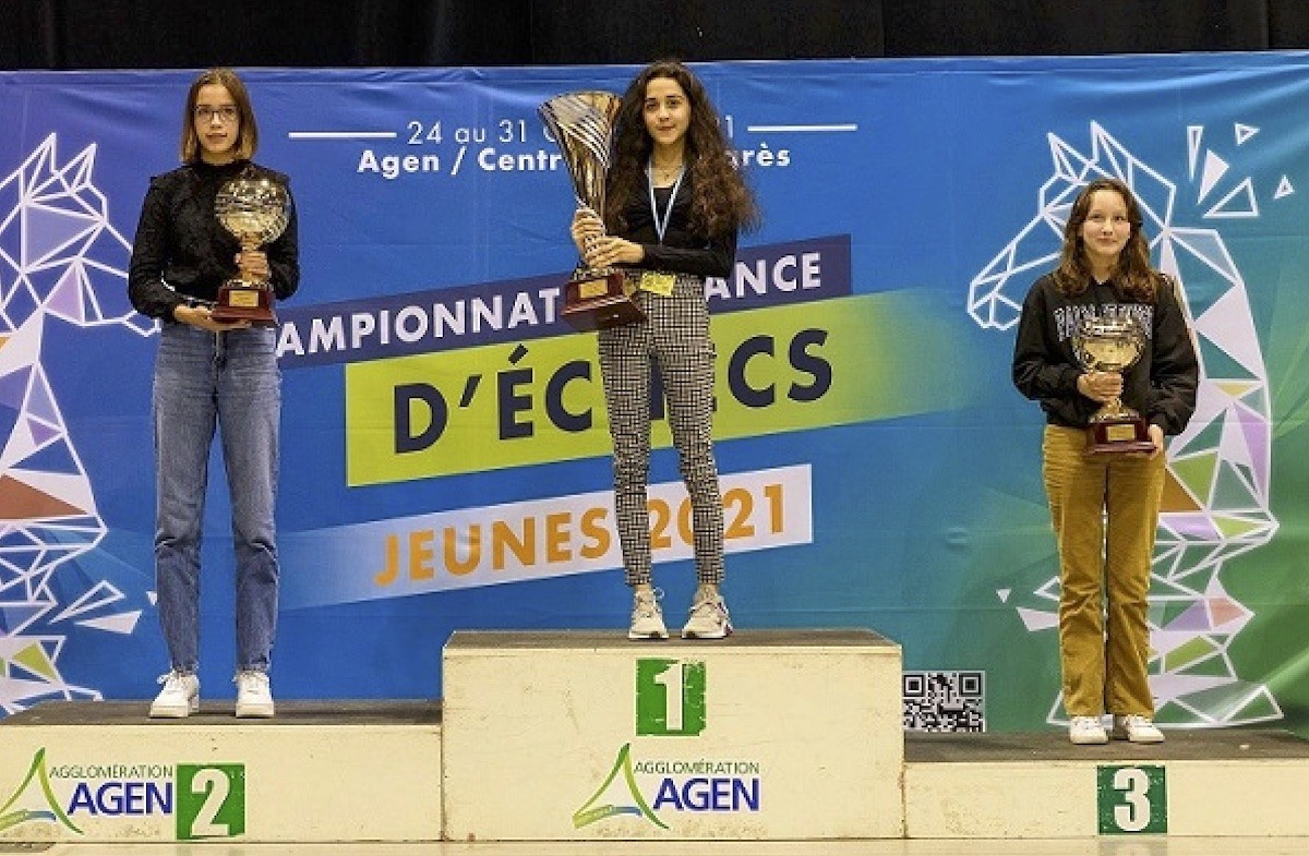 leen-yaghi-podio-uno-sub-14-francia Ajedrez: Joven inmigrante siria se convierte en campeona de Francia sub 14