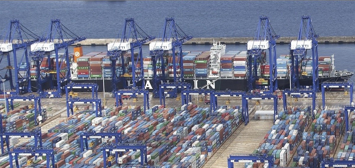 puerto-de-algeciras-contenedores El Puerto de Algeciras, principal plataforma de productos Halal de Andalucía