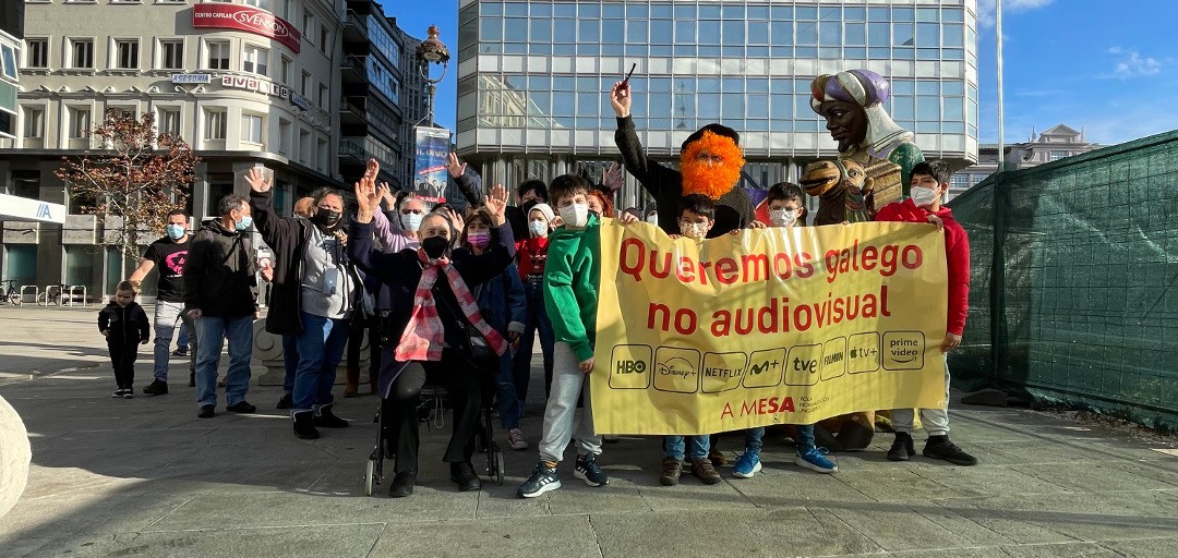 queremos-galego-no-audiovisual O Apalpador entrégalle ao goberno español sinaturas a favor da igualdade lingüística na nova Lei do Audiovisual