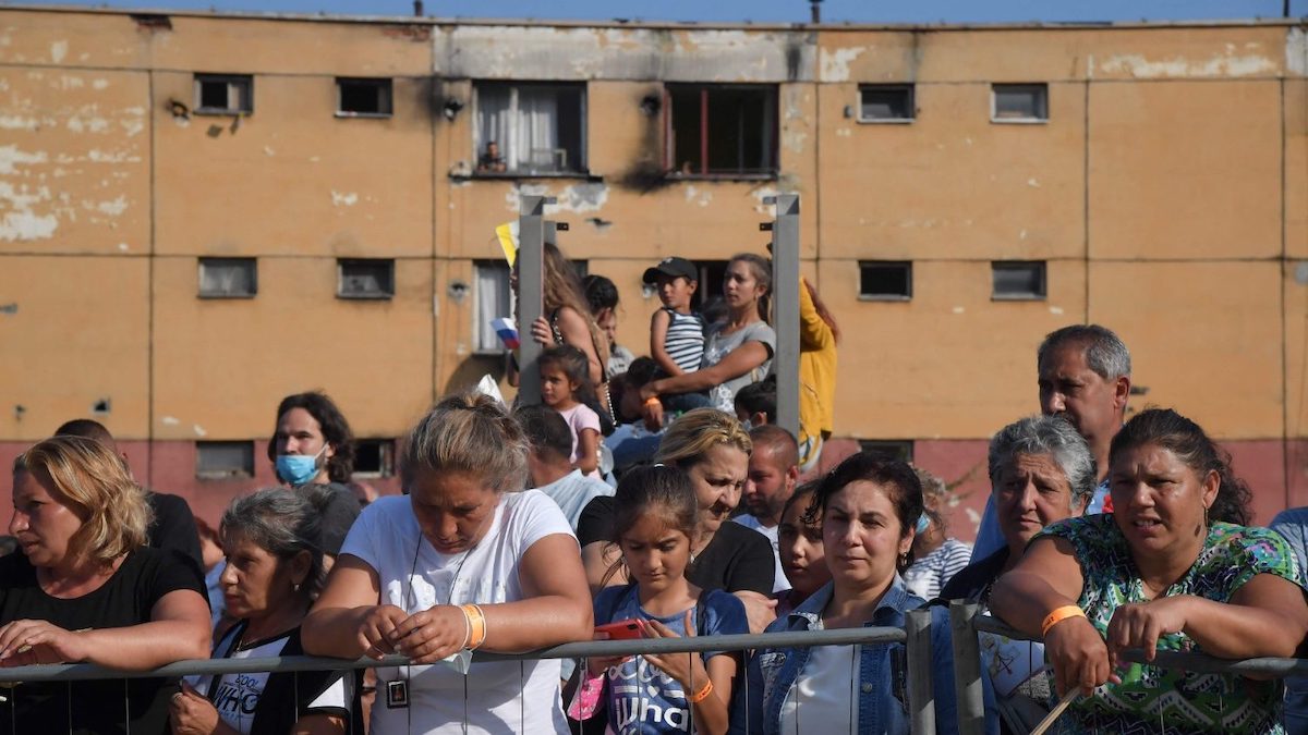 gitanos-barrio-lunik-ix-kosice-eslovaquia Eslovaquía: más de 156.000 personas romaníes, más de cien mil con el rromanò como lengua materna