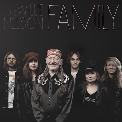 willie-nelson-familv-bible-carátula Willie Nelson publica un álbum que incluye  temas de los Beatles y Leonard Cohen 