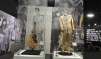 eeuu-memphis-graceland-elvis-guitarra-200x117 Elvis Presley, el rey del Rock and Roll