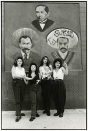 graciela-iturbide-‌cholas-los-angeles-1986-176x260 «Heliotropo 37» Graciela Iturbide en París