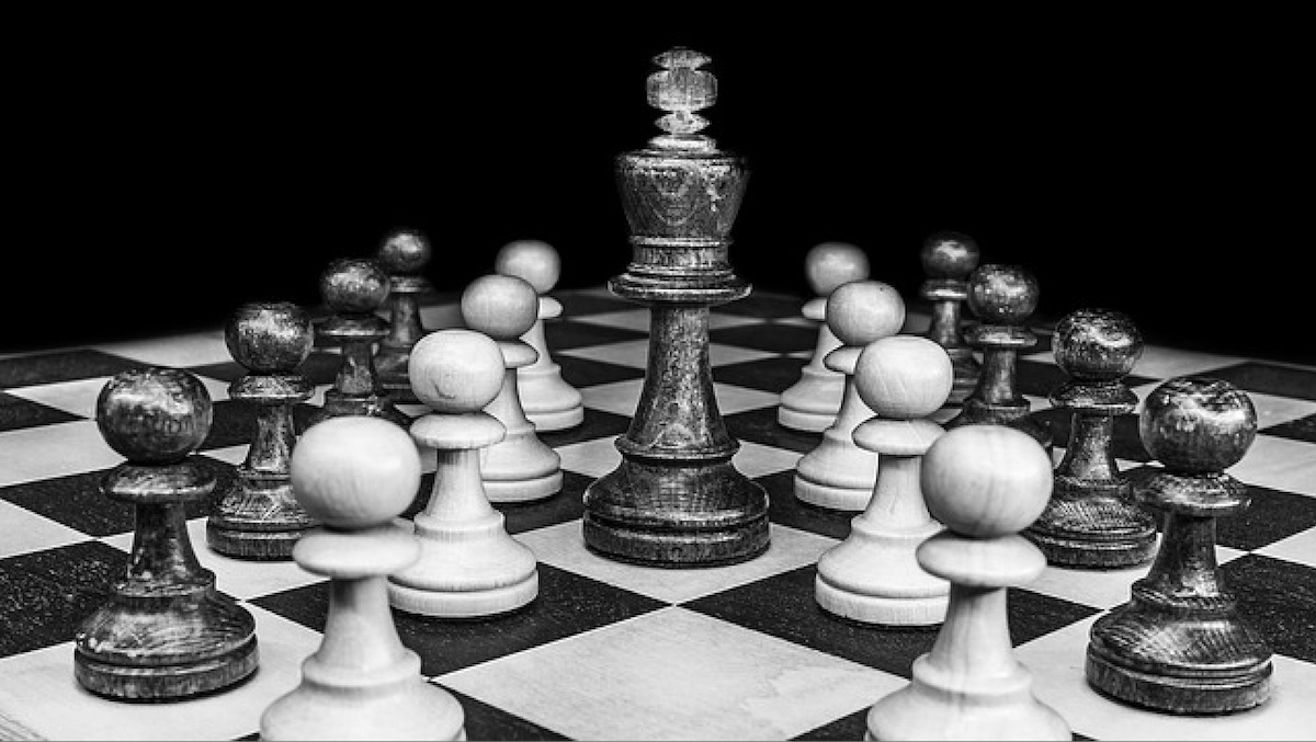 ajedrez-tablero-blanco-y-negro Francia: investigación sobre los beneficios del ajedrez en niños autistas