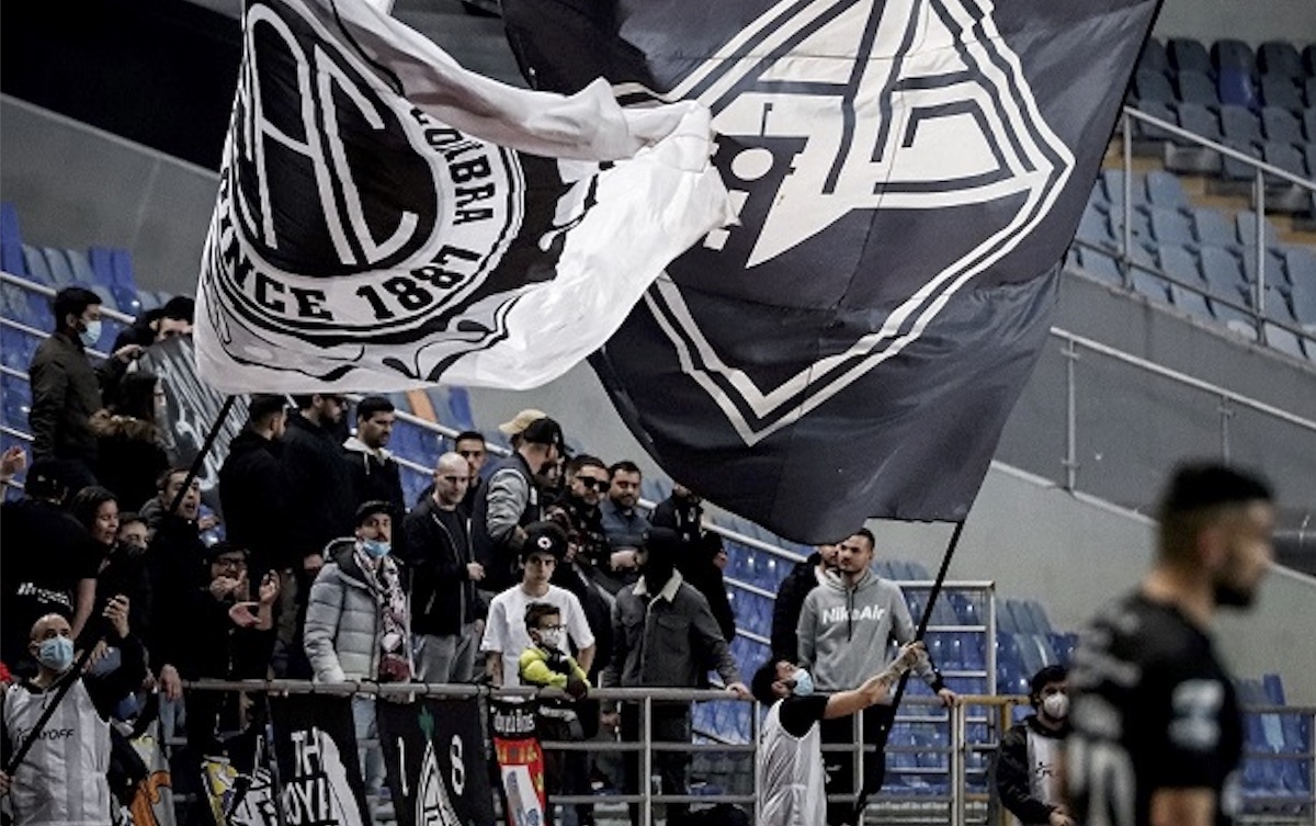 fútbol-portugués-aficionados-de-la-briosa Académica de Coimbra, la Briosa, descenso a Tercera por primera vez en su larga historia