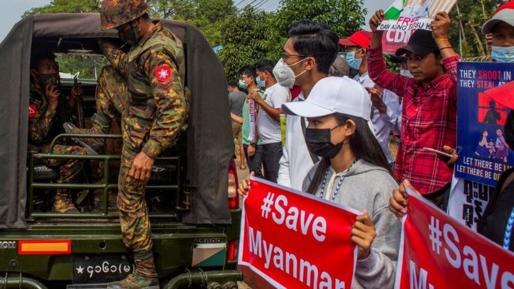 Myanmar-Birmania-protestas-Acnudh Myanmar: los militares ejecutan en la horca a cuatro opositores