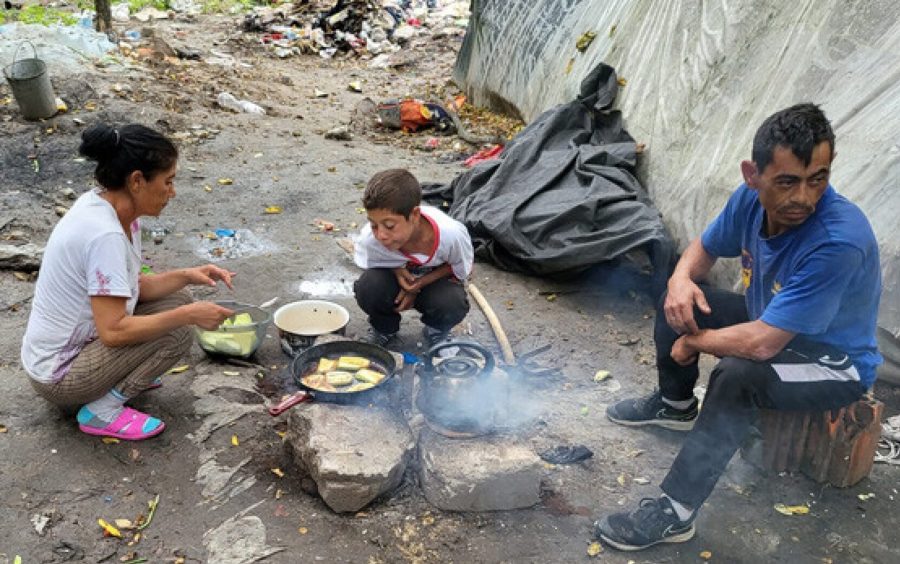 Asentamiento-romaní-Lviv-Ucrania-2022-©-Facebook-de-Romeo-Franz-900x564 Ucrania discrimina a los gitanos en la distribución de ayuda por la guerra