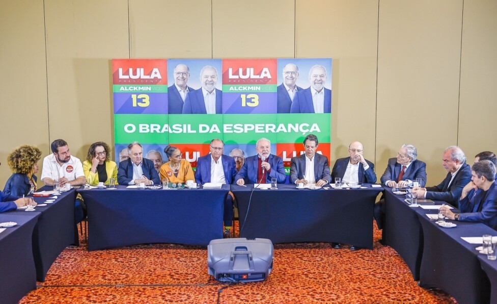 lula-con-excandidatos-a-presidencia-brasil Polarización electoral en Brasil con amplio rechazo personal