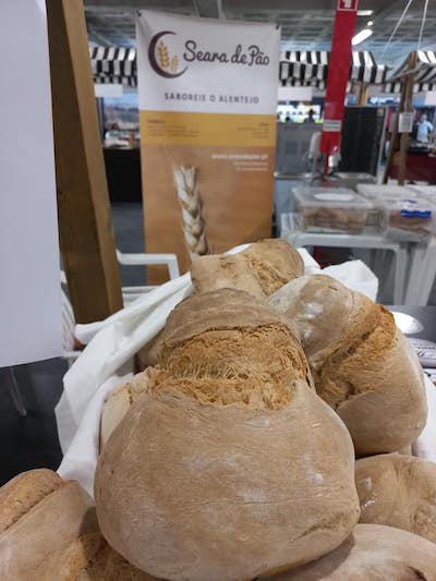 pao-de-sao-miguel-de-seara-de-pao El mejor pan de Portugal está en Mértola