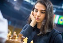 La ajedrecista Sara Khadem, sin hiyab, compitiendo en Kazajistán