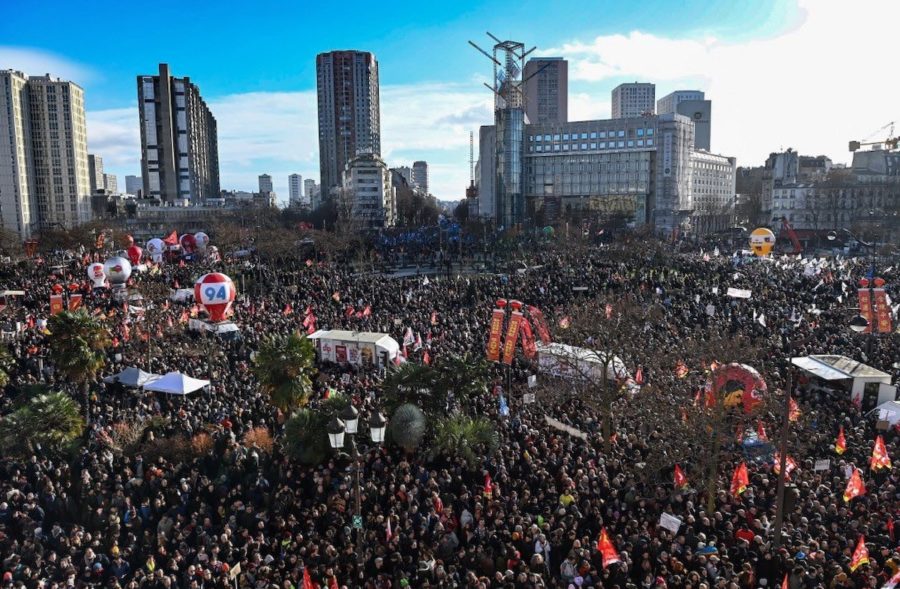 paris-31ene2023-sindicatos-plaza-900x589 Francia: gigantesca movilización sindical en defensa de las pensiones