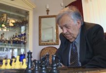 El veterano jugador y educador de ajedrez canadiense, Branimir Brebrich