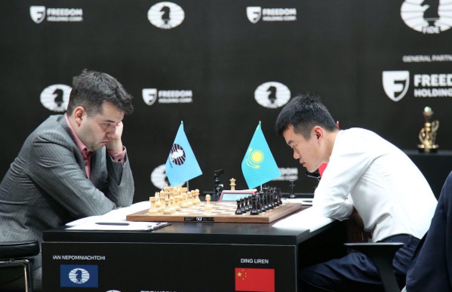 ajedrez-nepo-y-liren-9abr2023 Ajedrez: Inicio del Campeonato Mundial con empate y con chocolate en Moscú