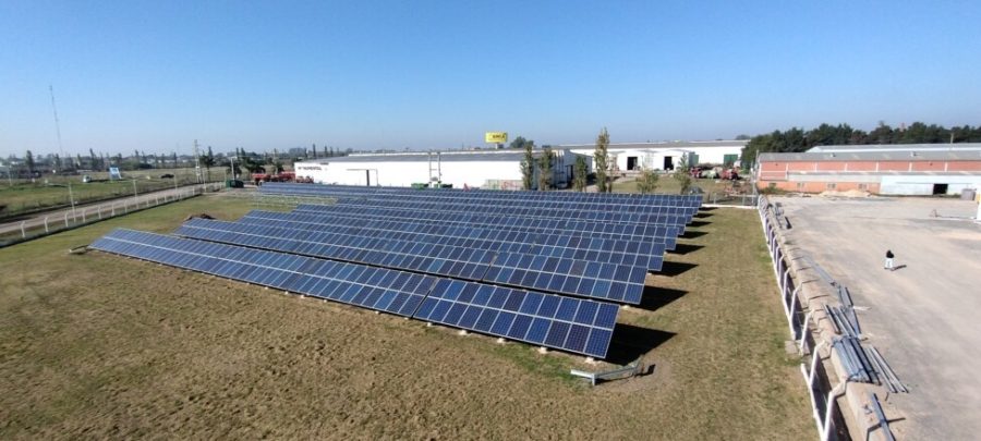 argentina-paneles-fotovoltaicos-en-armtrong-en-la-pampa-©-farn-900x405 Argentina: cooperativas de vecinos contribuyen a fomentar las energías renovables