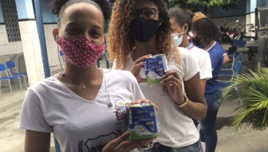 brasil-bahia-jovenes-se-informan-sobre-higiene-menstrual-900x512 Las mujeres más pobres sin acceso a higiene menstrual en América Latina