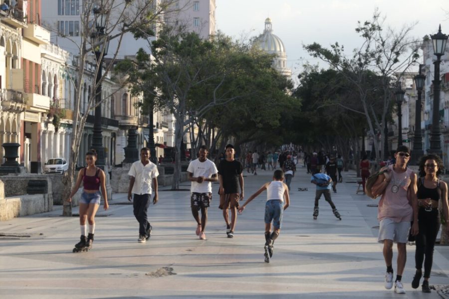 cuba-la-habana-paseo-del-prado-©j-orge-luis-banos-ips-900x600 Cuba impulsa sus planes de desarrollo con el reto de las tendencias demográficas de envejecimiento