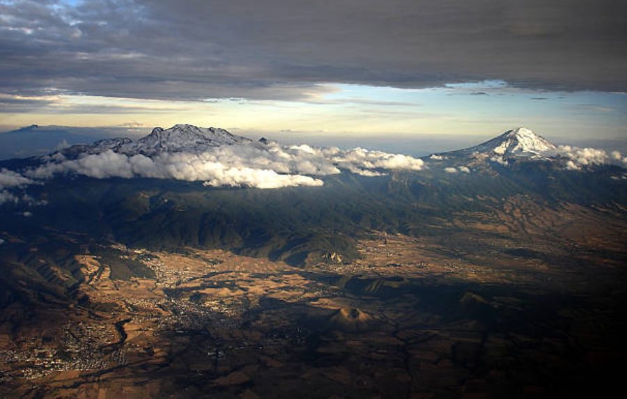 el-popocatepetl-y-la-iztaccihuatl-mexico-900x573 El Llaima y el Popocátepetl