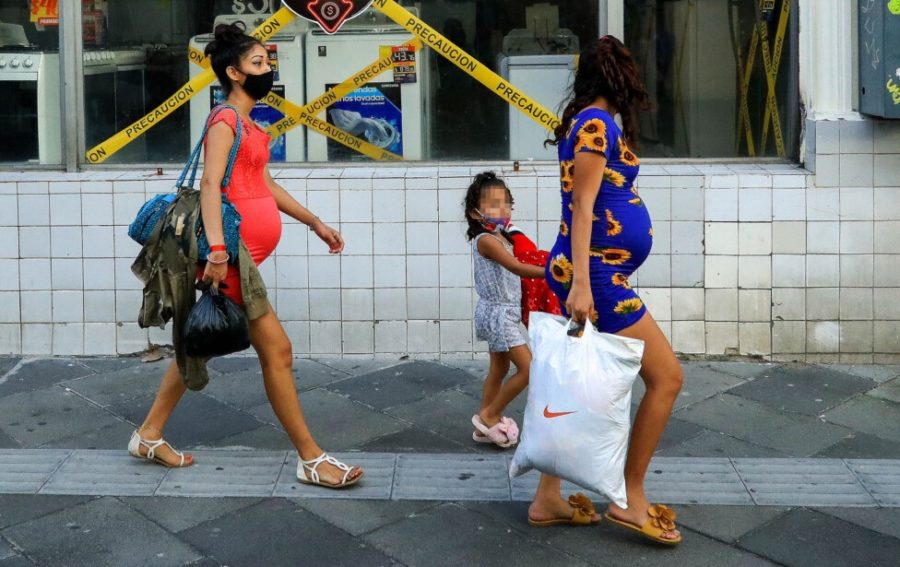 Jovenes-embarazadas-en-El-Salvador-©-Francisco-Campos-IPS--900x567 América Central tiene un problema grave de embarazos de menores