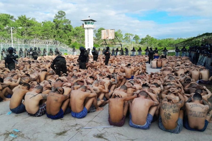 honduras-miembos-de-bandas-vigilados-por-el-ejercito-900x600 La ONU advierte sobre la militarización de la seguridad pública en Honduras