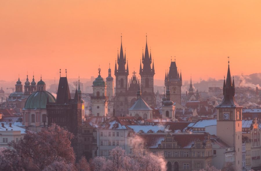 praga-ciudad-vieja-y-templo-de-tyn-900x590 Vivir en Praga (1)