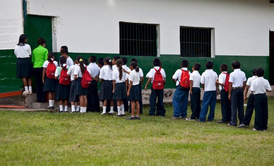 venezuela-centro-escolar-rural-canaima-900x545 Venezuela: el abandono escolar alcanza a la mitad de las adolescentes