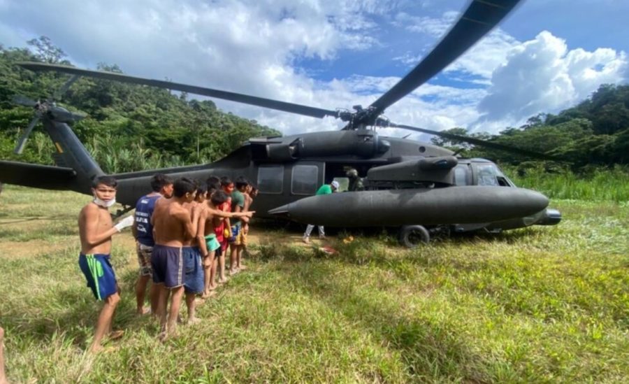brasil-helicopteros-militares-trasladan-hospital-enfermos-indigenas-©-cma-900x549 Atropellar indígenas en Brasil no es crimen, se puede argumentar como accidente
