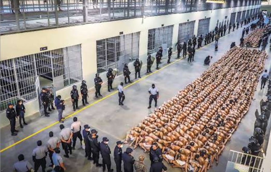 el-salvador-detenidos-acusados-de-pandilleros-900x573 El Salvador: El gobierno prepara juicios colectivos de novecientos acusados de pertenecer a las pandillas