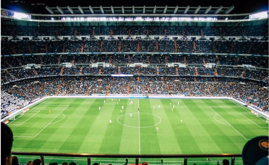 futbol-estadio-900x554 Los favoritos para ganar la temporada 2023/24 de La Liga 