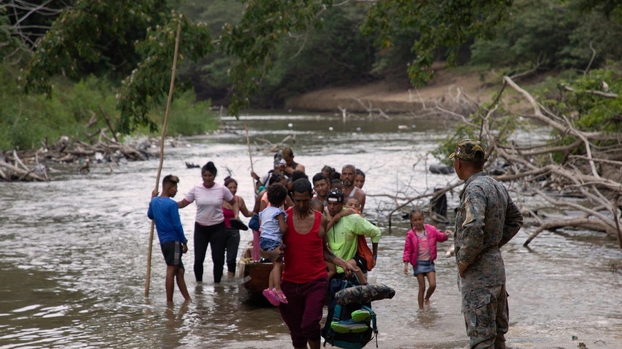 mujeres-y-mejores-en-la-selva-de-darien-©-melissa-pinel-acnur Niveles récord de migrantes por el Darién hacía América del Norte