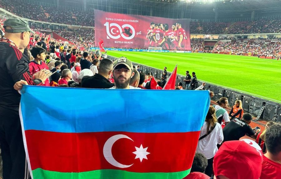 eurocopa-2024-turquia-armenia-bandera-azeri-900x575 Fútbol con política en las eliminatorias de la Eurocopa 2024